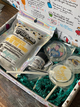 Load image into Gallery viewer, SCHOOL COLOR GRADUATION Gift Box | Custom Graduation Gift | Class of 2021 | Edible Glitter Graduation | Drink Glitter Gift Set