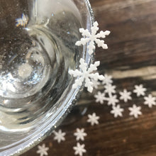 Load image into Gallery viewer, Edible Snowflakes for Wine Drinks Rim Winter Cocktail Hot Chocolate Bar