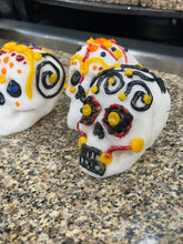 Load image into Gallery viewer, Ready to Decorate DIY Sugar Skulls for Dia De Los Muertos Day of the Dead Celebrations